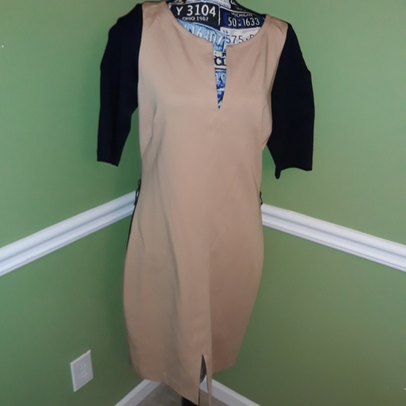 Uniquely designed Dress - Picture 3 of 7